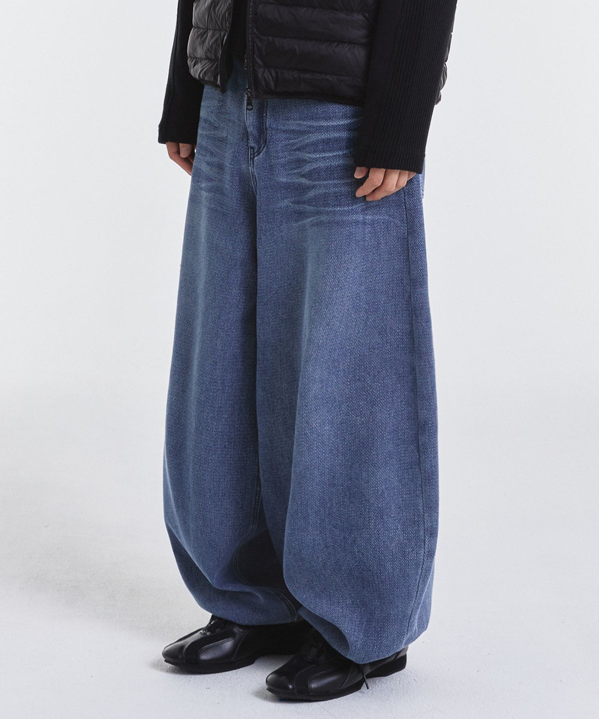 기철(KICHUL) BONDED WINTER TRIP BALLOON PANTS (BLUE)