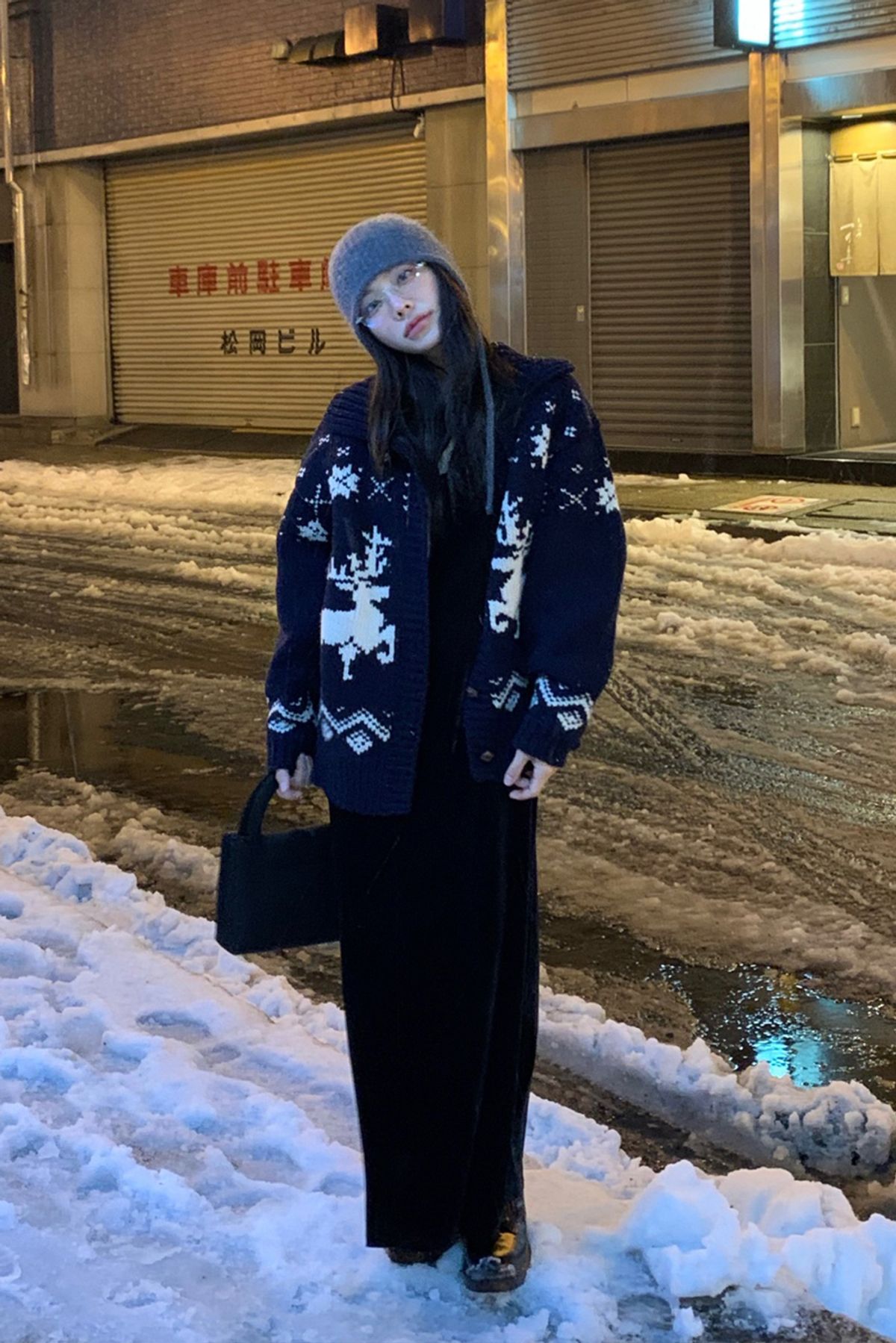 위드아웃썸머(WITHOUT SUMMER) 디어 코위찬 가디건_네이비
