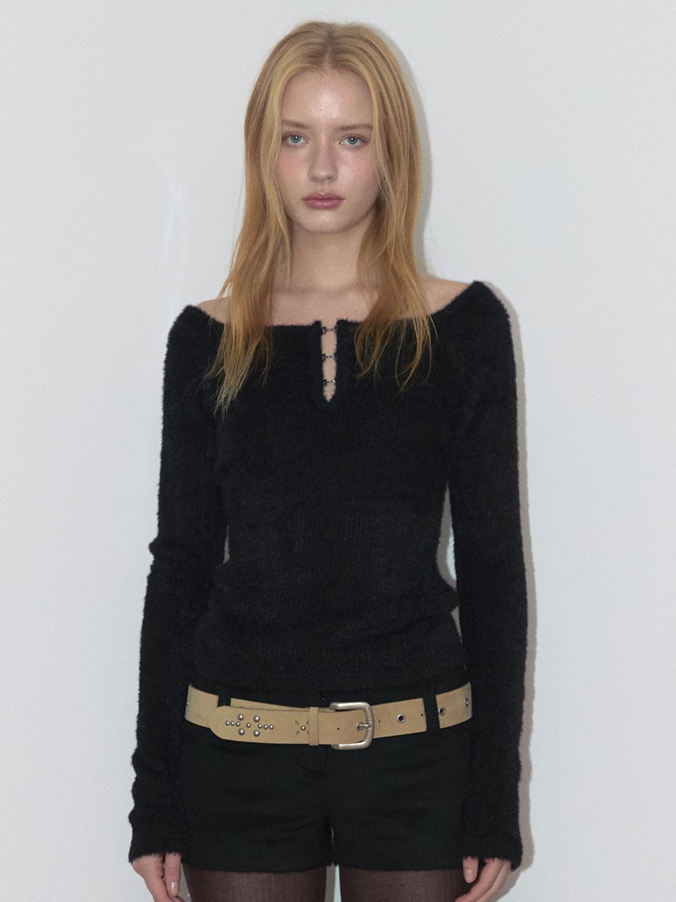 MUSINSA公式 | ASURA SOFTY HOOK KNIT TOP (BLACK)