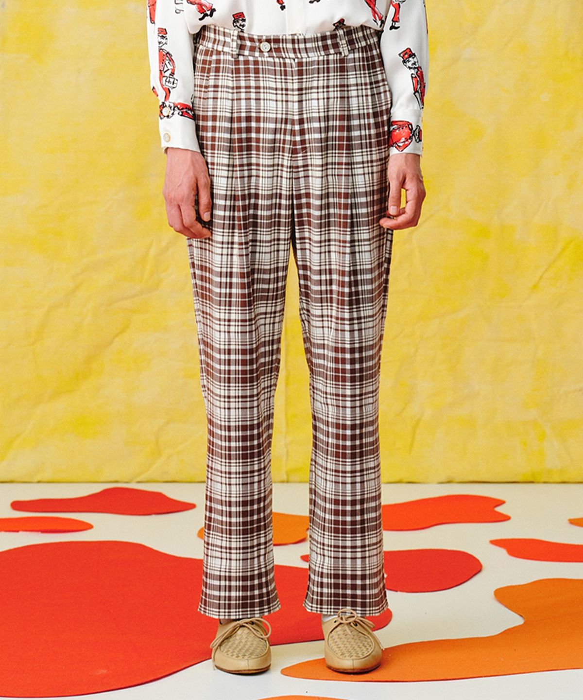 레이트 체크아웃(LATE CHECKOUT) (U) 체커드 트라우저 브라운/화이트 CHECKERED TROUSERS BROWN/WHITE
