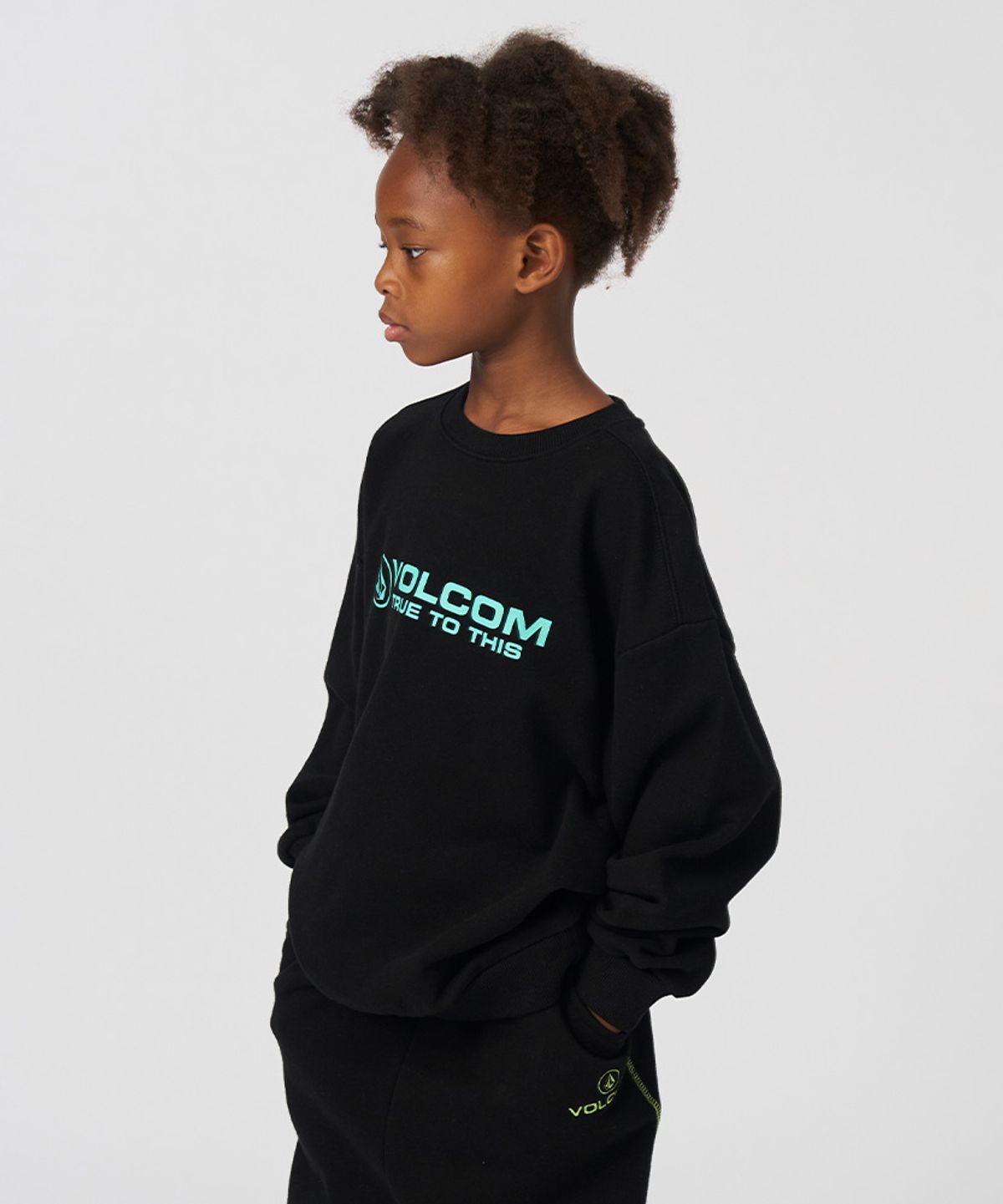 볼컴 키즈(VOLCOM KIDS) 트루 베이직 맨투맨_D4F304