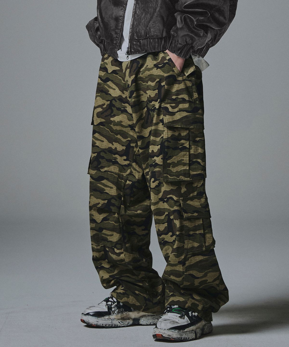 낫포너드(NOT4NERD) Ripstop Multi Pocket Semi Wide Pants - Camo Khaki