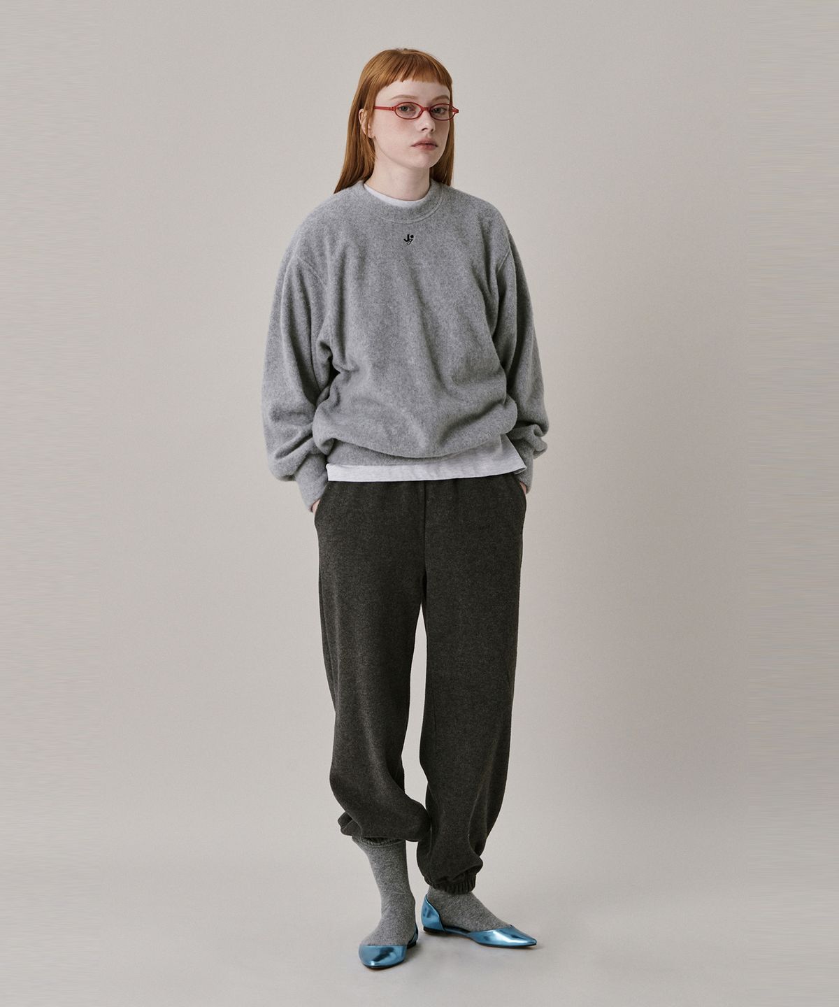준준스페이스(JUNEJUNE SPACE) New Logo Fleece Sweatshirt_Grey (뉴 로고 플리스 스웻셔츠_그레이)