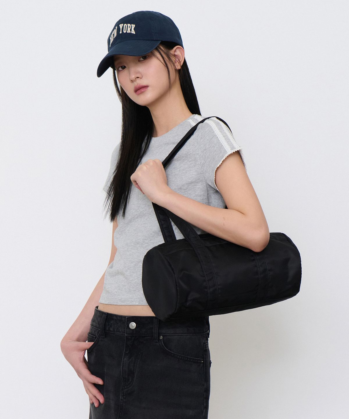 무신사 스탠다드 우먼(MUSINSA STANDARD WOMAN) 우먼즈 나일론 실린더 백 [블랙]