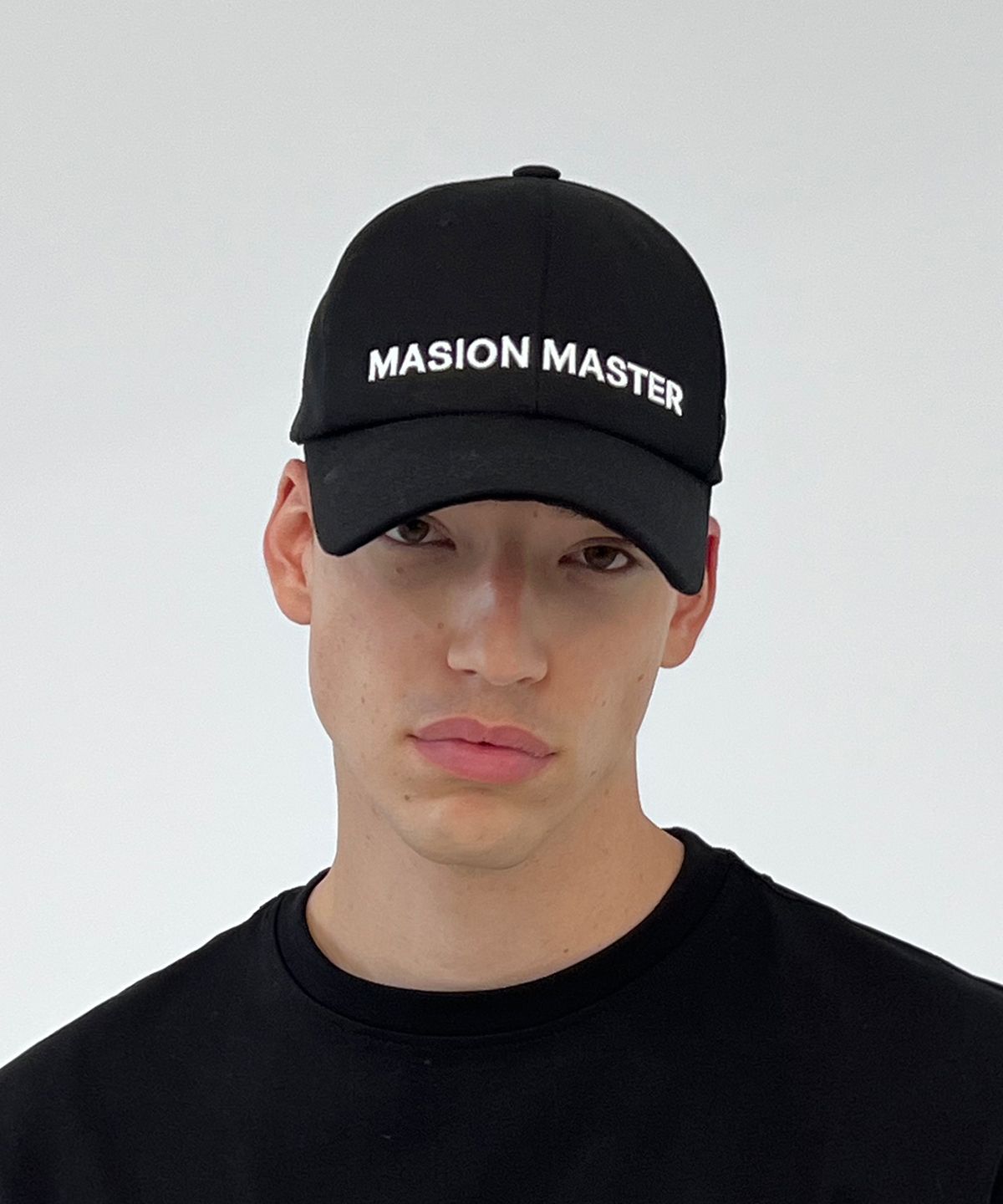 메종마스터(MAISON MASTER) 볼륨자수 볼캡