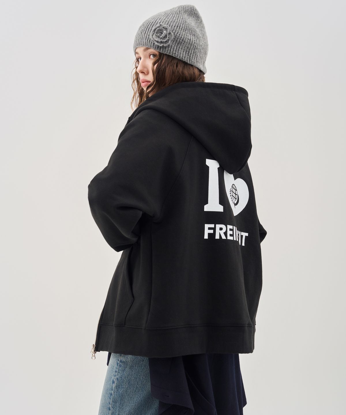 프라이하잇(THEFRHT) 오버사이즈 투웨이 아트웍 후드 집업 (블랙)