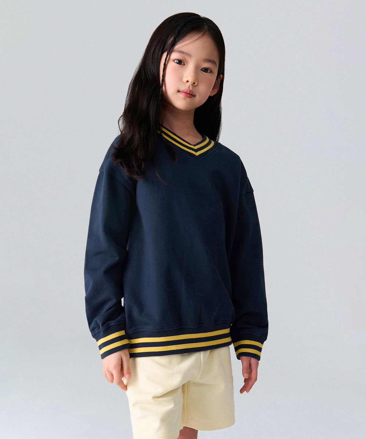무신사 스탠다드 키즈(MUSINSA STANDARD KIDS) 오버사이즈 프레피 브이 넥 스웨트셔츠 [네이비]