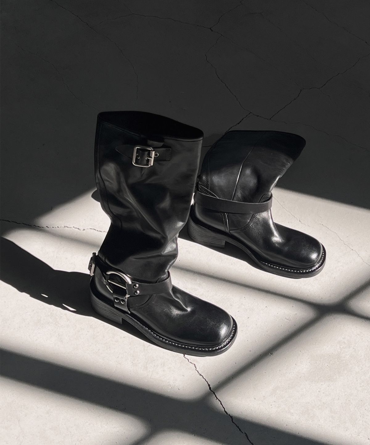 바이아덜스(BYOTHERS) (Leather)Farroca buckle boots