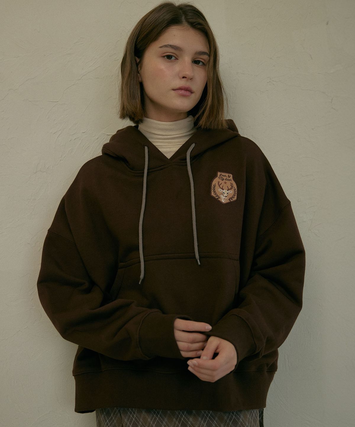 디어마이디어(DEARMYDEER) Wappen Hoodie (Brown)