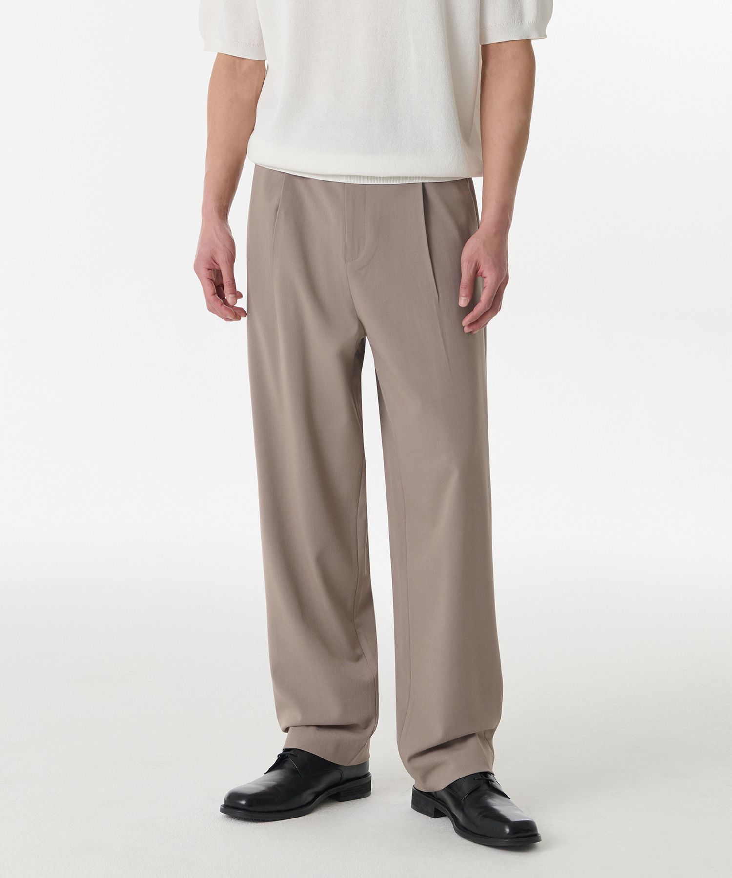 MUSINSA | MUSINSA STANDARD One Tuck Loose Tapered Hidden