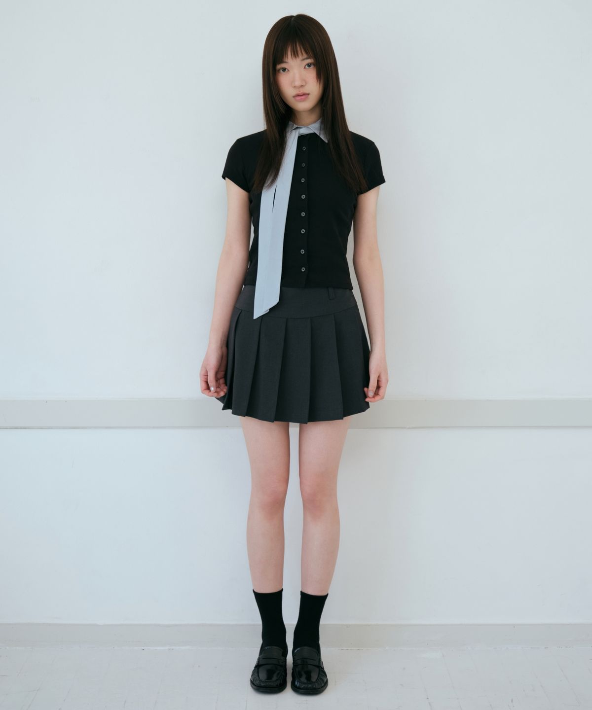 무신사 스탠다드 우먼(MUSINSA STANDARD WOMAN) 우먼즈 로 라이즈 플리츠 미니 스코츠 [그레이]