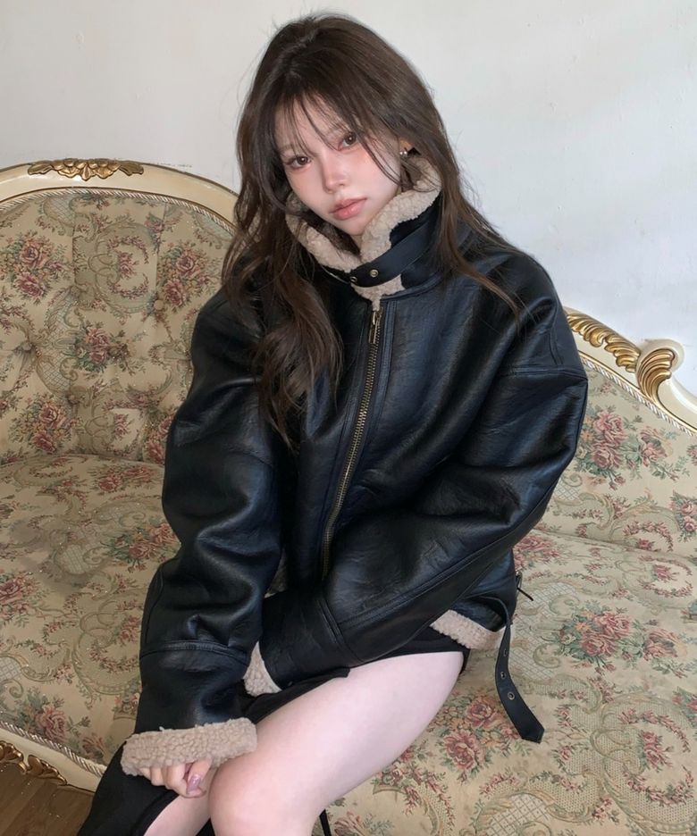 카이브 레더 와펜 무스탕 자켓 남녀공용 (2컬러)