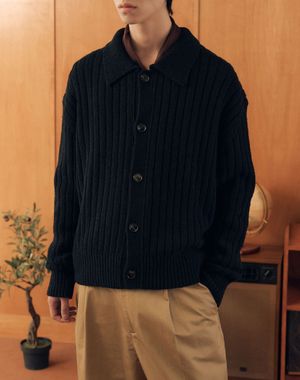 부클 버튼 카라 가디건 [블랙]