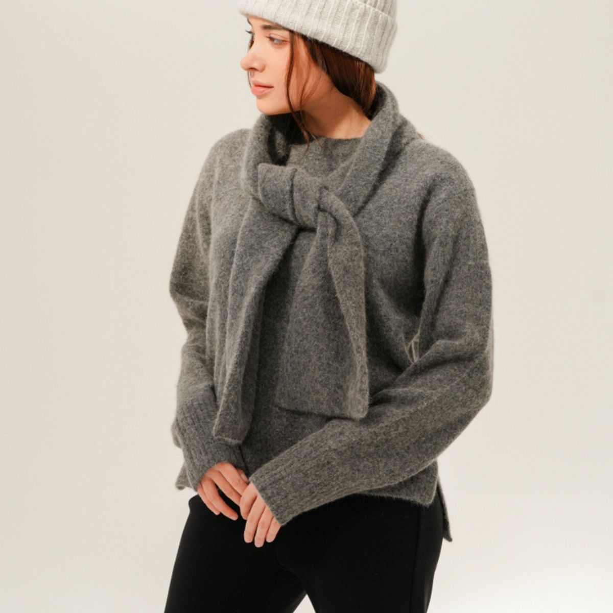아쿠드(ACUD) Raccoon Fox Round neck Knit _Grey