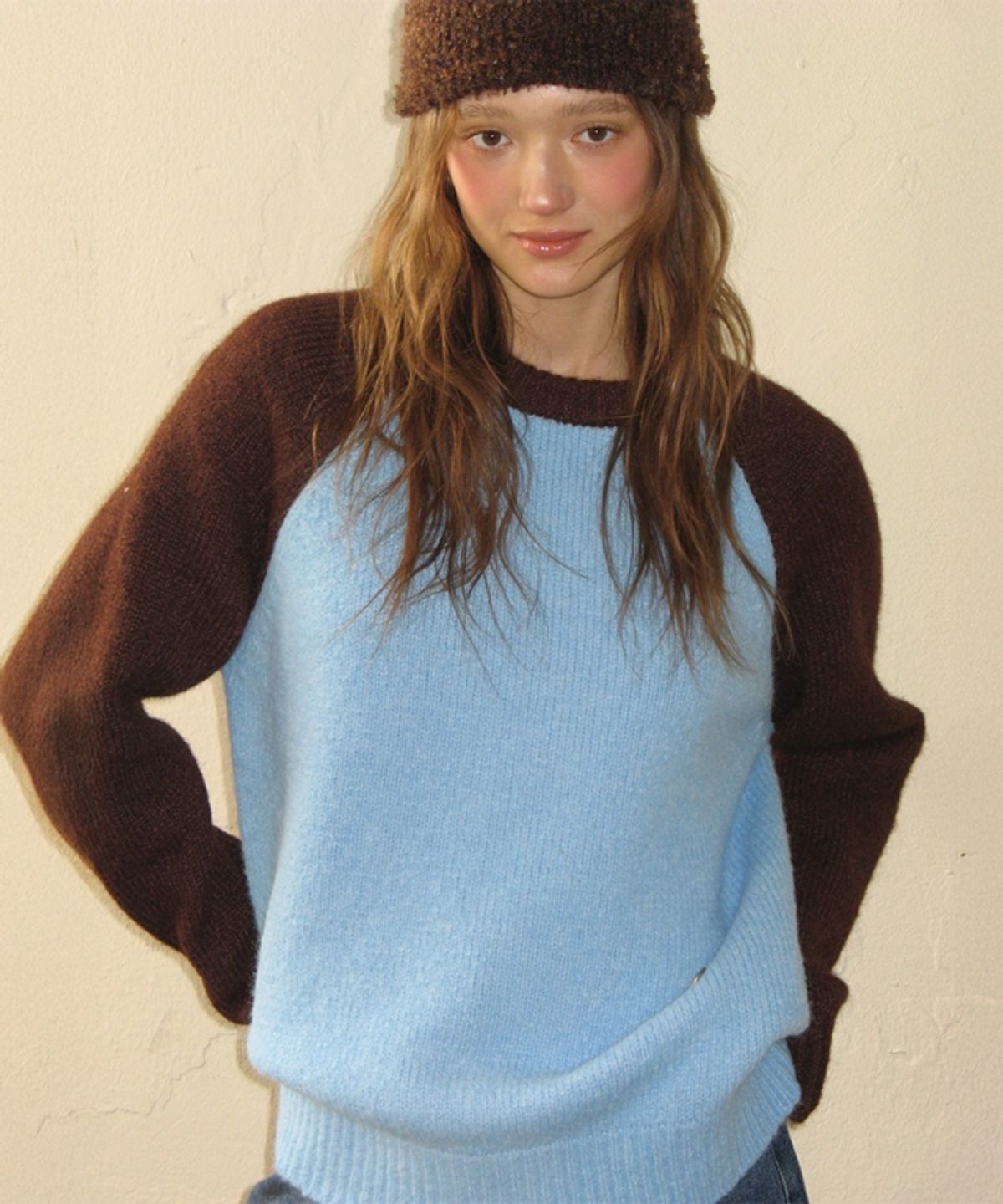 론론(RONRON) WOOL RAGLAN KNIT SKY BROWN