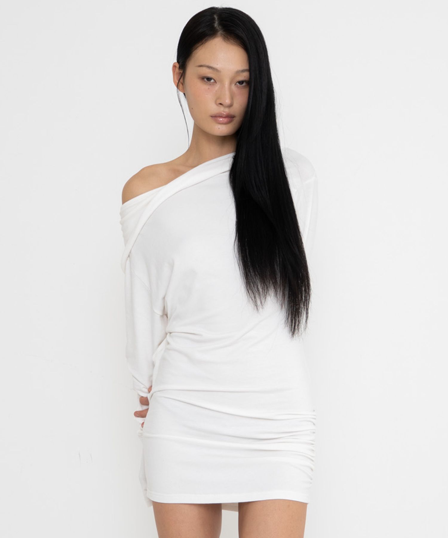 2000ARCHIVES★韓国★人気★KENDALL DRAPE DRESS 3色 MUSINSA | 2000ARCHIVES KENDALL DRAPE DRESS (SNOW WHITE)