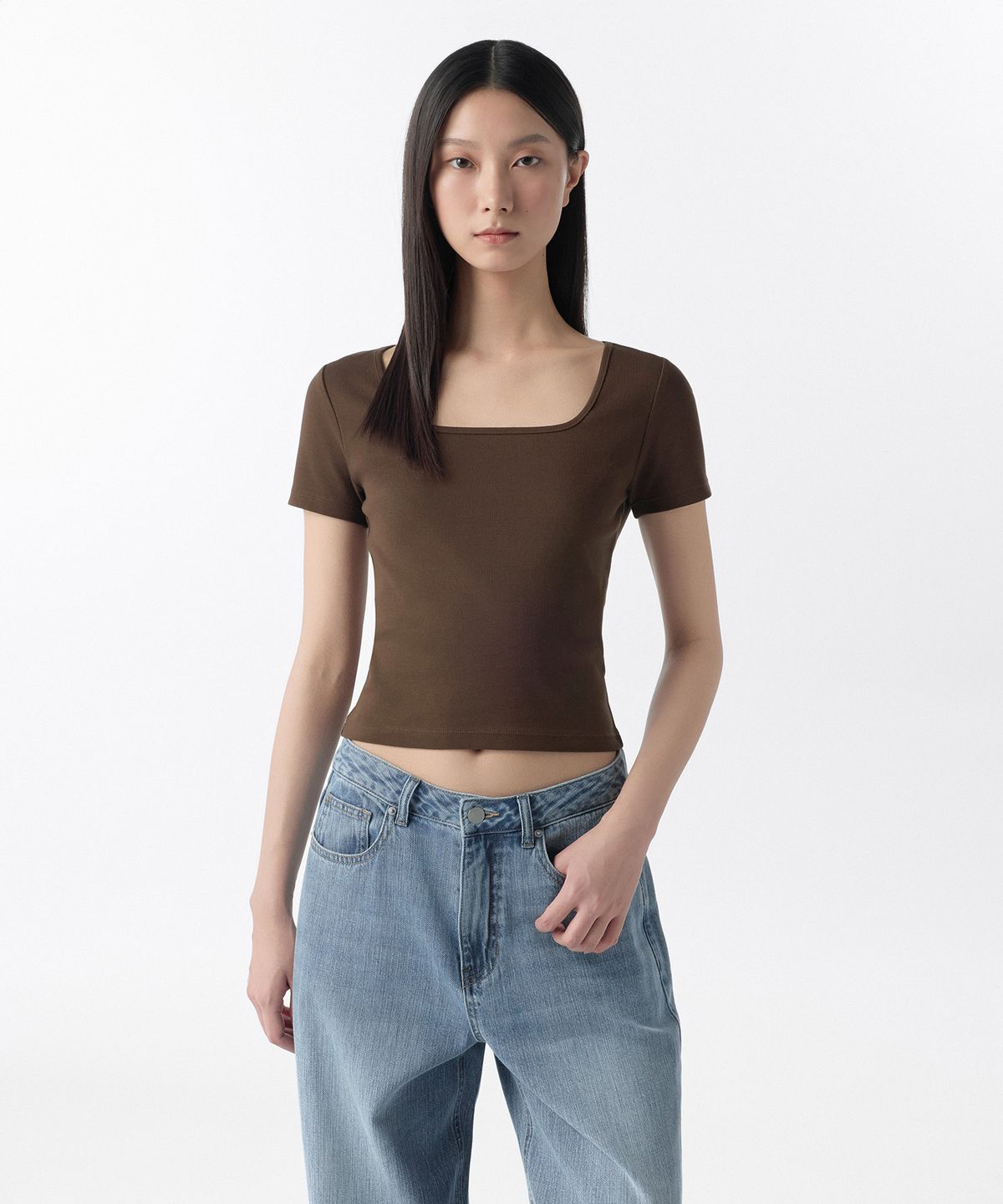 무신사 스탠다드 우먼(MUSINSA STANDARD WOMAN) 우먼즈 슬림 스퀘어 넥 티셔츠 [다크 브라운]