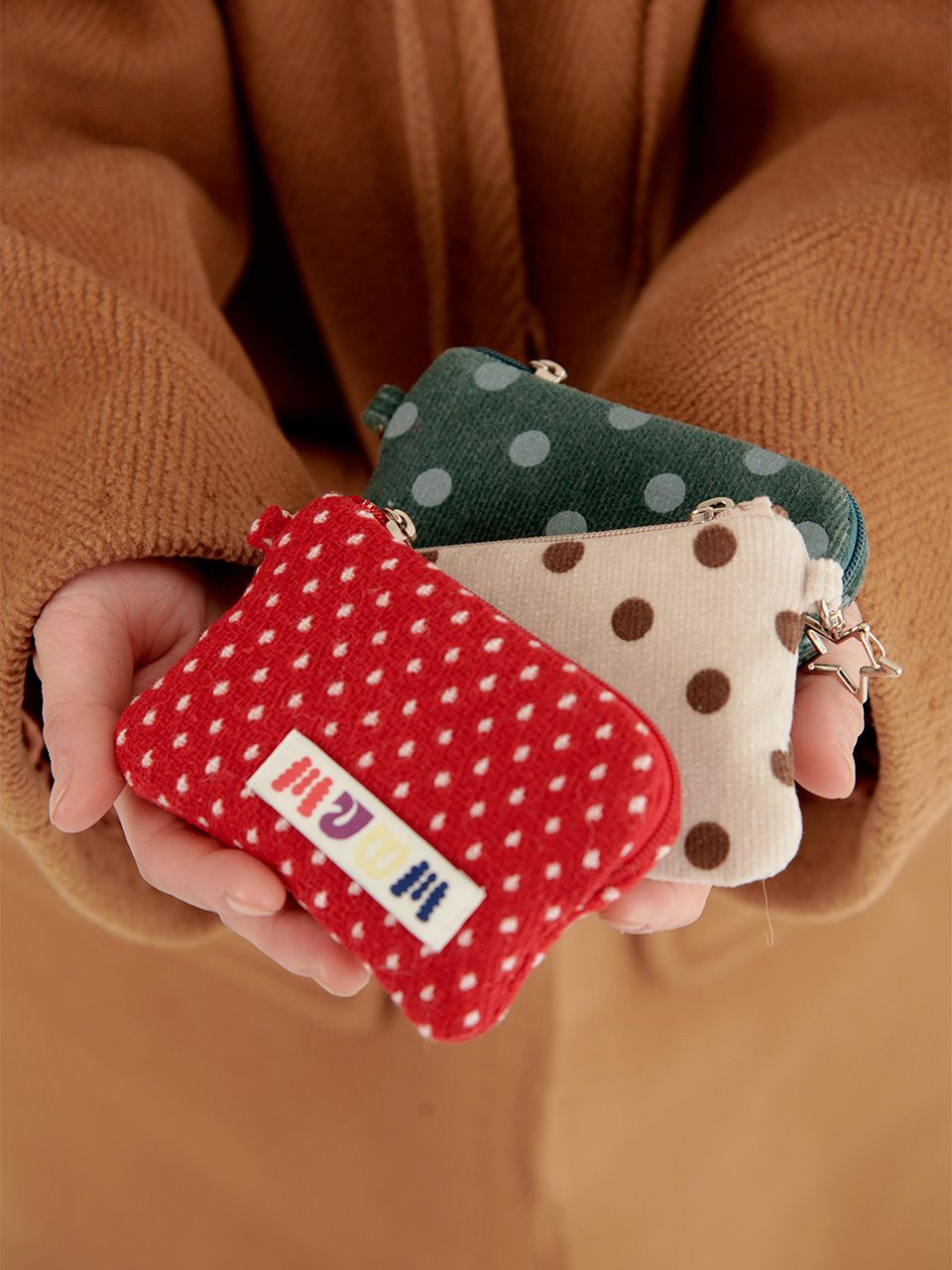 【MUWM】Holiday Card Pocke カード入れ ★人気★ 追跡付 MUSINSA公式 | MUWM Holiday Card Pocket (3 Colors)