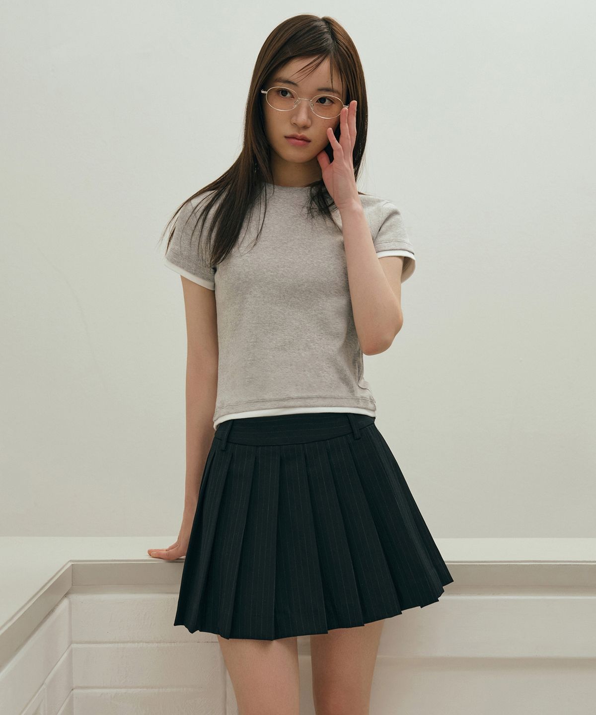 무신사 스탠다드 우먼(MUSINSA STANDARD WOMAN) 우먼즈 레이어드 헴 슬림 티셔츠 [미디엄 그레이/화이트]