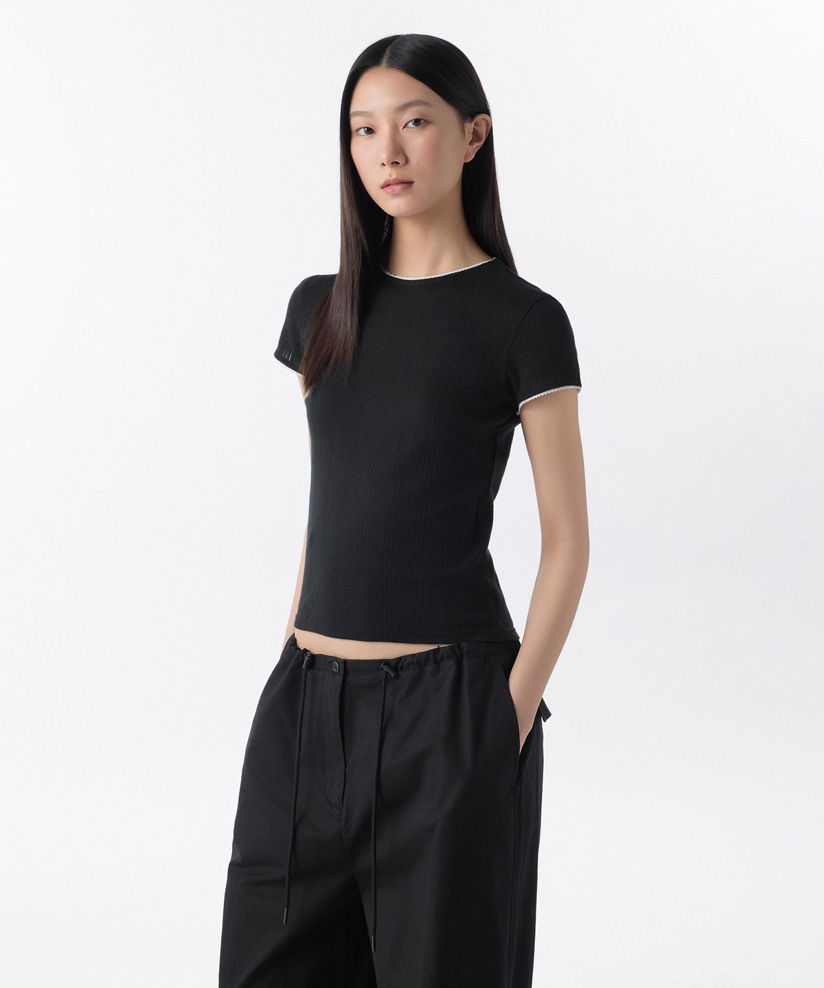 무신사 스탠다드 우먼(MUSINSA STANDARD WOMAN) 우먼즈 포인텔 레이스 크루 넥 티셔츠 [블랙]