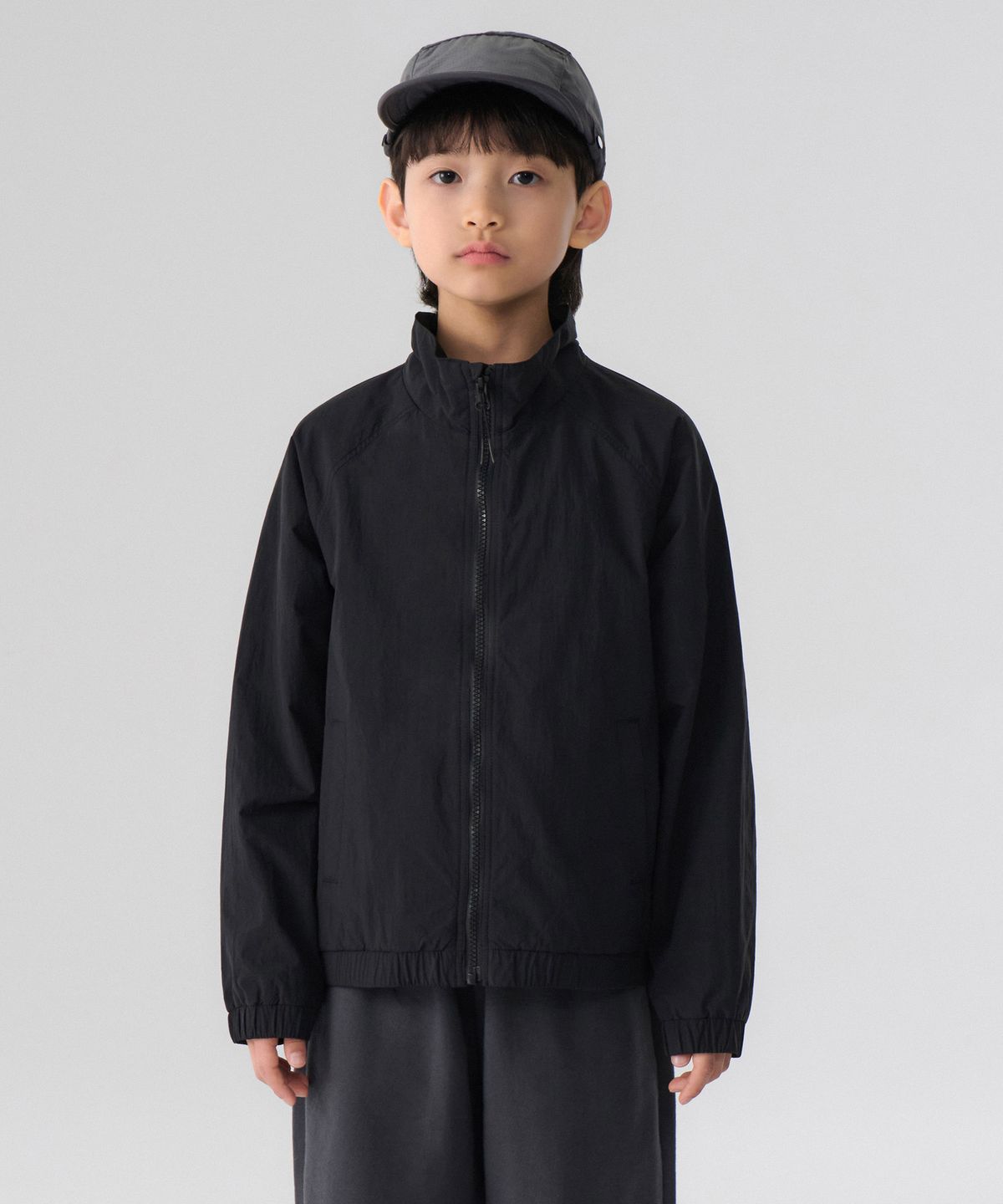 무신사 스탠다드 키즈(MUSINSA STANDARD KIDS) 하이넥 윈드브레이커 재킷 [블랙]