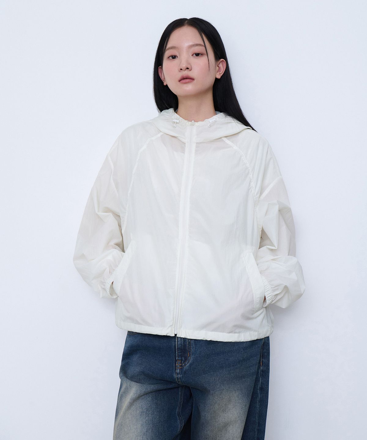 무신사 스탠다드 우먼(MUSINSA STANDARD WOMAN) 우먼즈 셔링 윈드브레이커 재킷 [화이트]