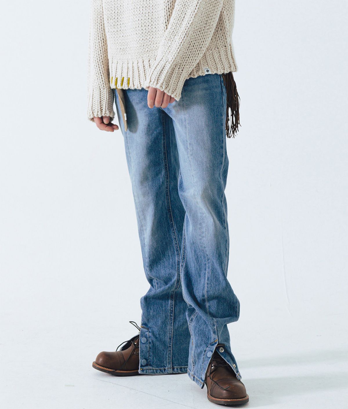 에씰미(ESEELMI) ESEELMI SLIT DENIM PANTS