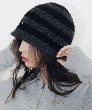 스트라이프 로고 니트 버킷햇_그레이블랙