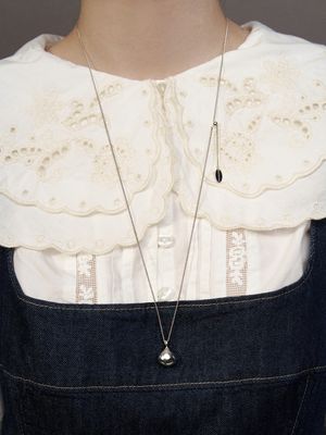 kisses pendant long necklace