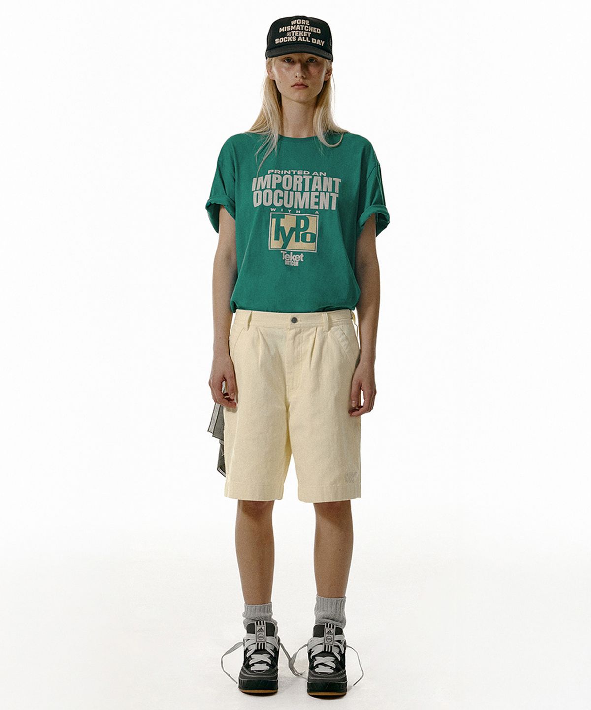 테켓(TEKET) Com Shorts Cream