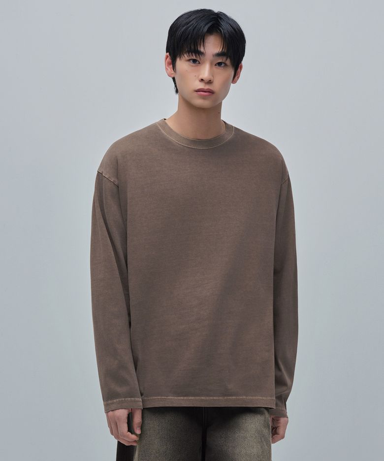 피그먼트 릴렉스드 크루 넥 긴소매 티셔츠 [브라운]