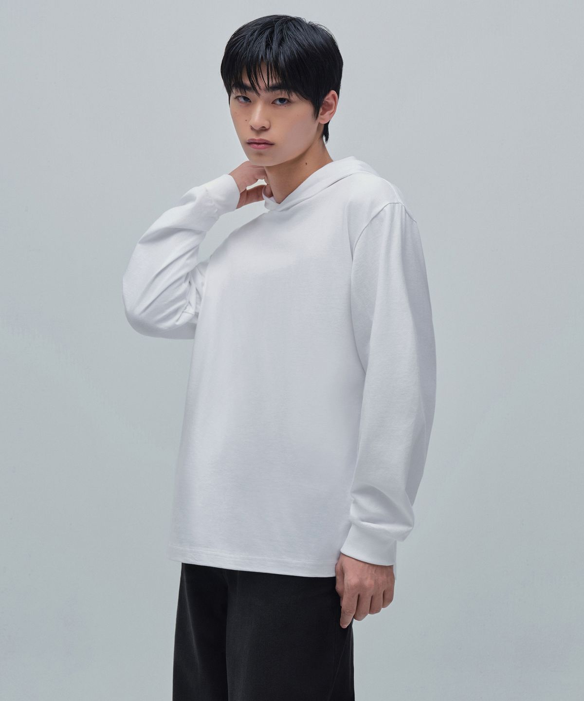 무신사 스탠다드(MUSINSA STANDARD) 후디드 긴소매 티셔츠 [화이트]