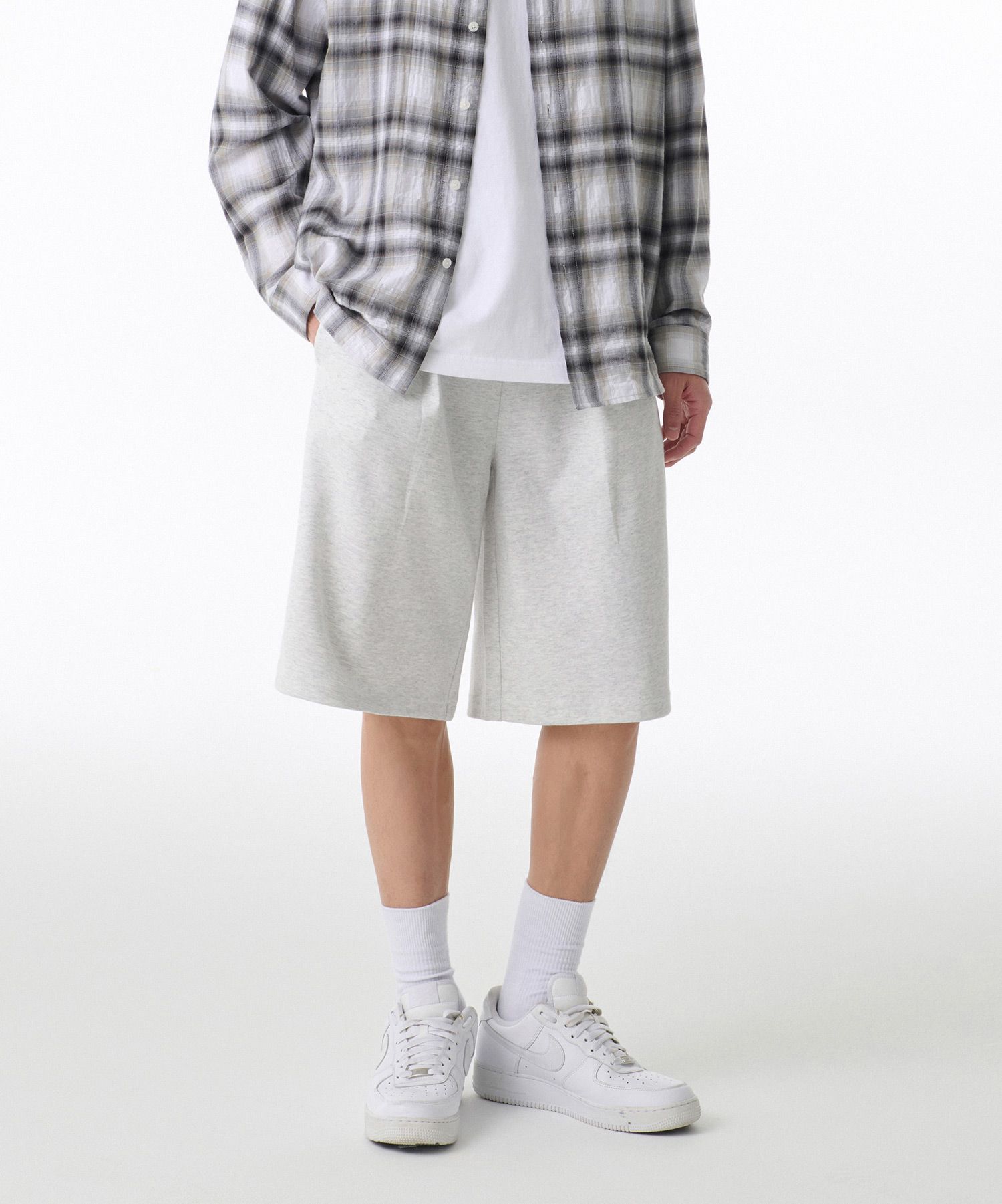 MUSINSA | MUSINSA STANDARD [Cool Standard] One Tuck Bermuda