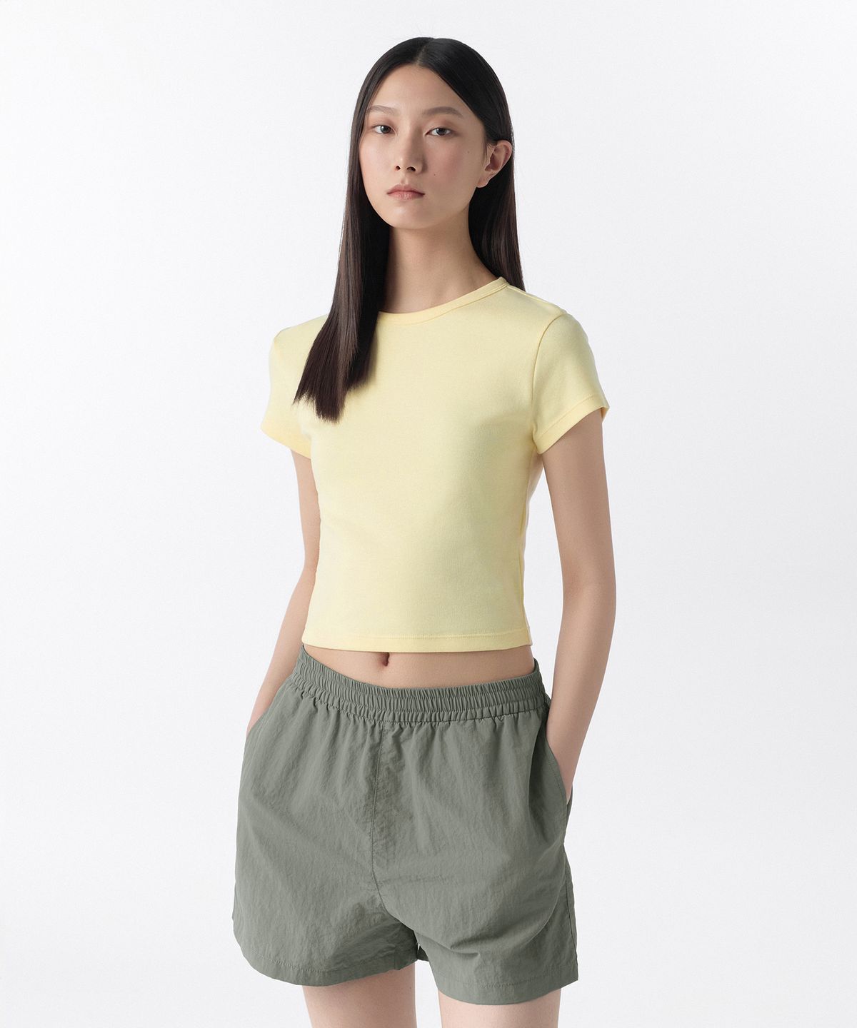 무신사 스탠다드 우먼(MUSINSA STANDARD WOMAN) 우먼즈 슬림 크롭 크루 넥 티셔츠 [레몬]