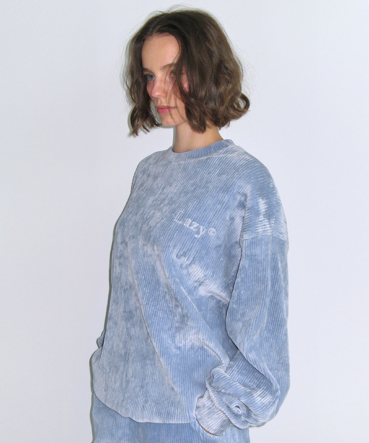 레이지지(LAZYZ) Corduroy Sweatshirt - Powder Sky