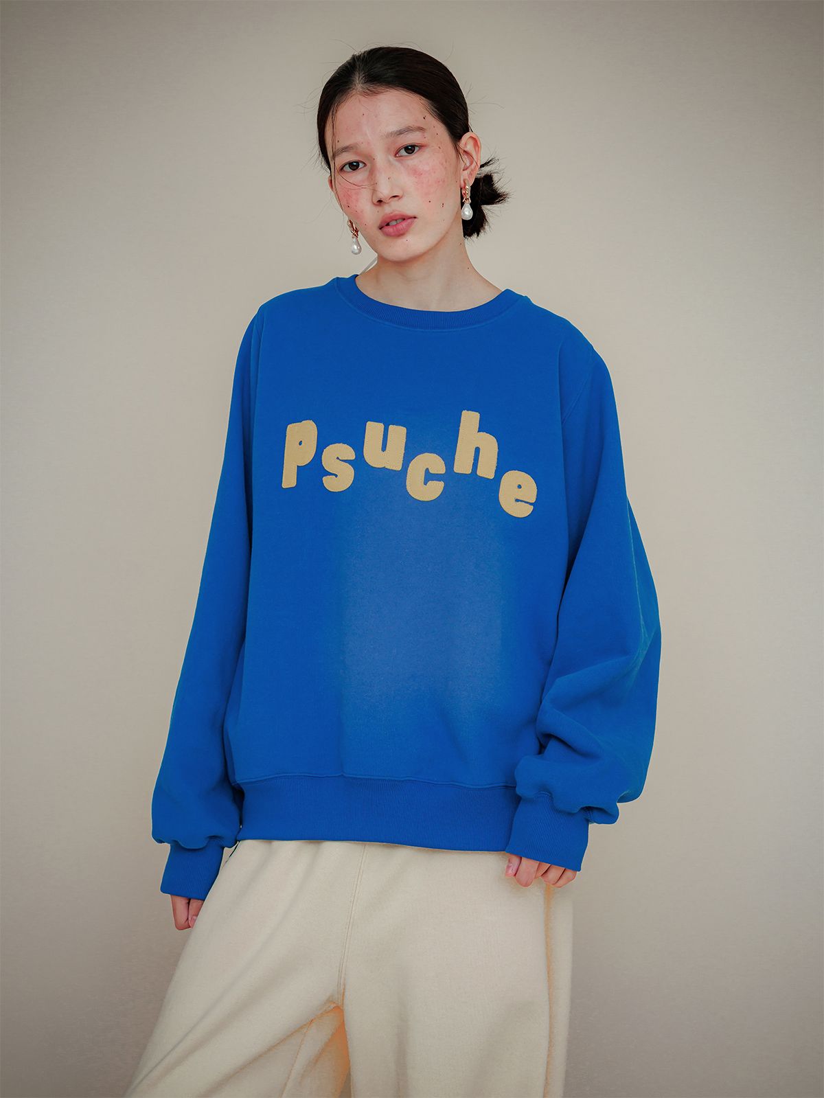 프쉬케(PSUCHE) LOGO OVERFIT SWEATSHIRT_SEA BLUE