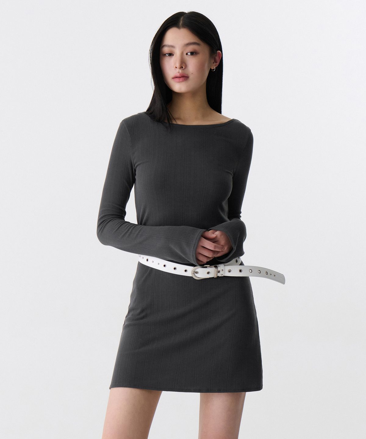 무신사 스탠다드 우먼(MUSINSA STANDARD WOMAN) 우먼즈 오픈 백 저지 미니 드레스 [건메탈]