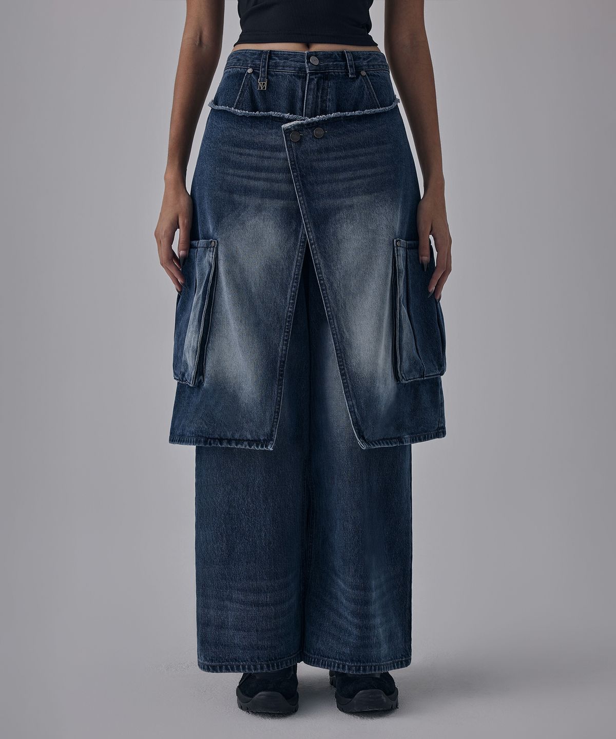 트리밍버드(TREEMINGBIRD) Layered Wrap Skirt Denim Cargo Pants [ Blue ]