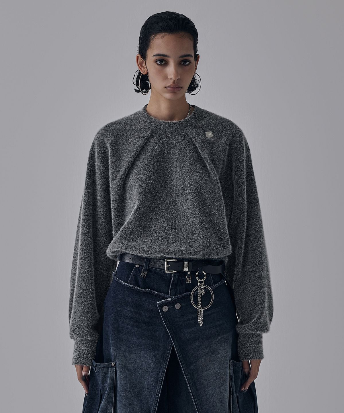 트리밍버드(TREEMINGBIRD) Hairy Pin Tuck Sweat Shirt [ Charcoal ]