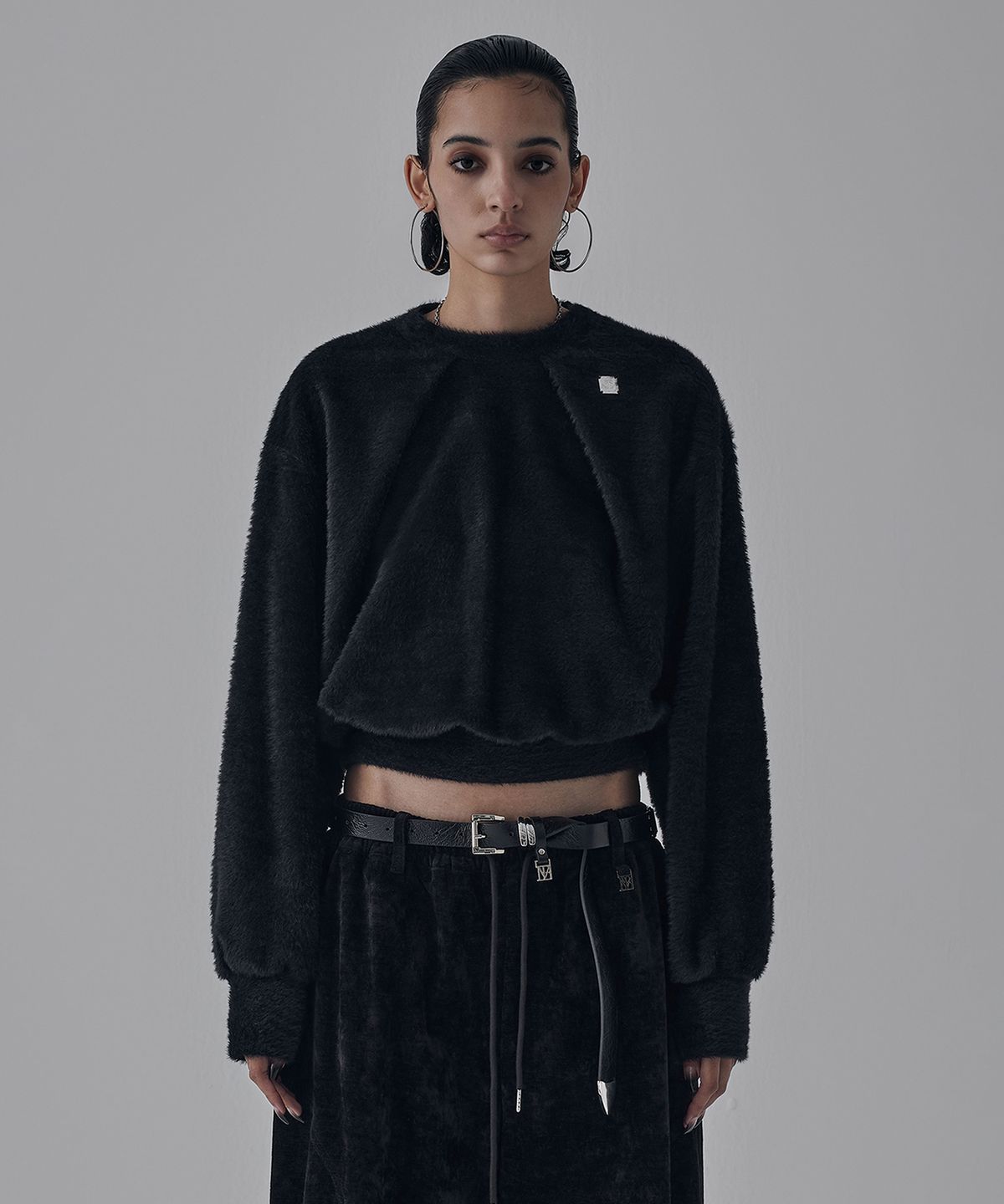 트리밍버드(TREEMINGBIRD) Hairy Pin Tuck Sweat Shirt [ Black ]