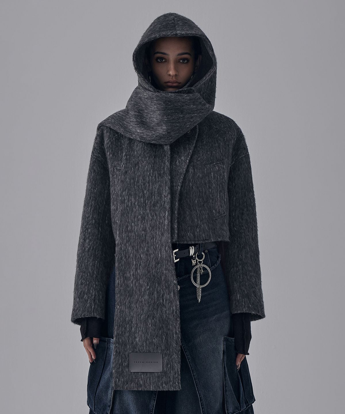 트리밍버드(TREEMINGBIRD) Hairy Hoddie Muffler Set-up Crop Coat [ Charcoal ]