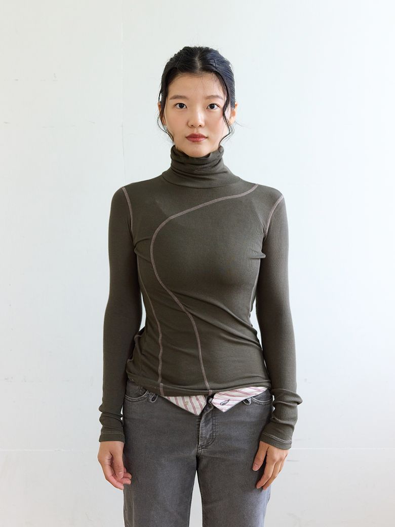 Natural Stalk Turtleneck Khaki