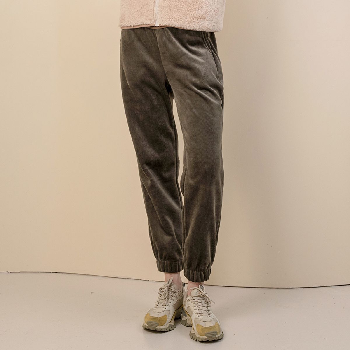 뒤란(DURAN) 코듀로이 융기모 조거 팬츠 DBF4W-9190 4colors