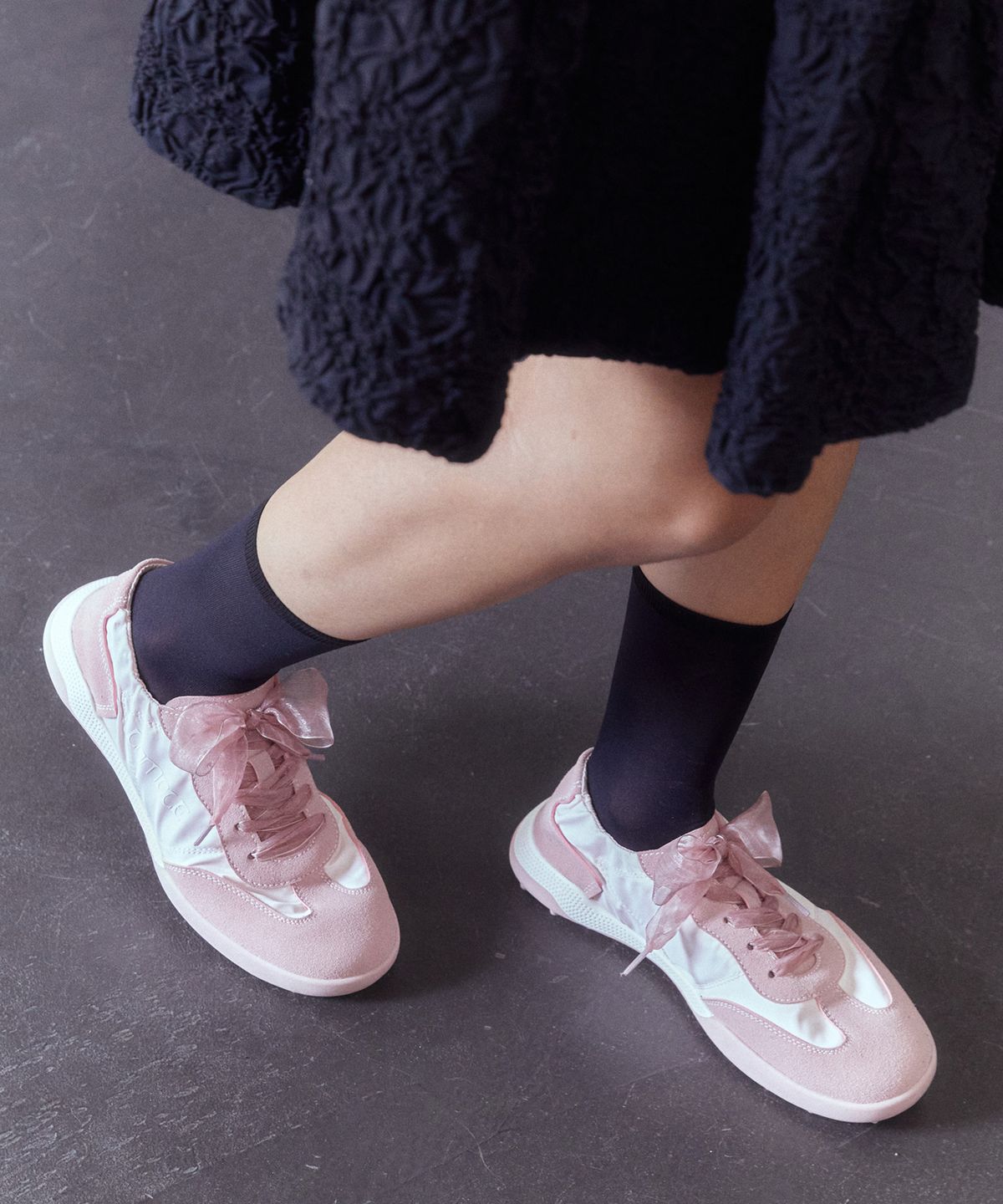 포멜카멜레(FORMEL CAMELE) 클라라 셔링 스니커즈 Pink 2cm