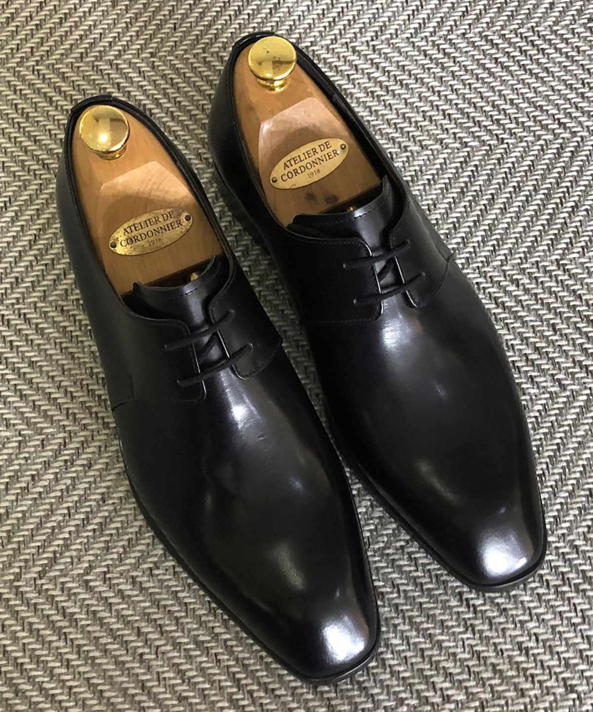 조앤슈(JOENSHOE) 헤리티지 모던 홀컷 옥스퍼드 블랙