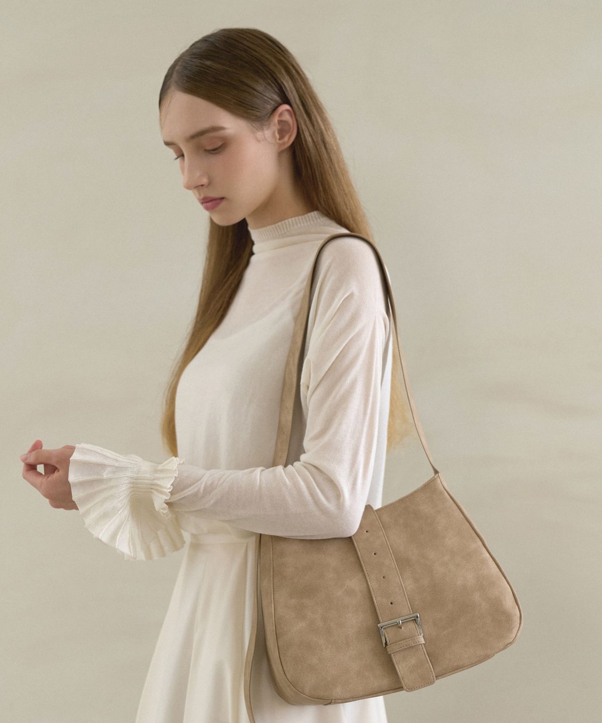 메종246(MAISON246) BUCKLE HOBO-BEIGE