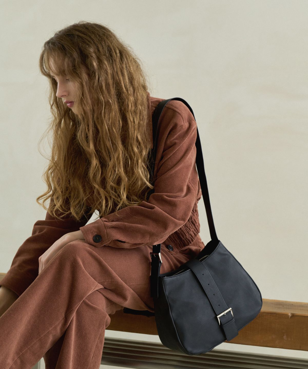 메종246(MAISON246) BUCKLE HOBO-BLACK