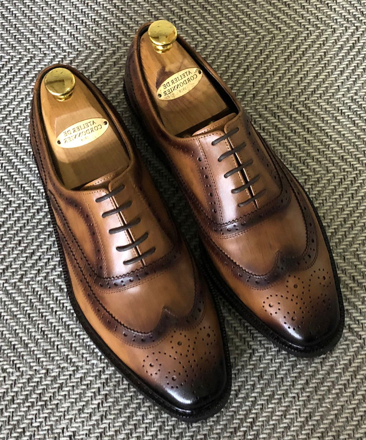 조앤슈(JOENSHOE) 1003 스탠다드 윙팁 옥스퍼드 버닝브라운