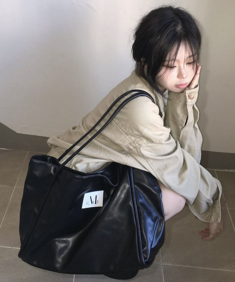그릭 레더 숄더백 남녀공용 (2컬러)