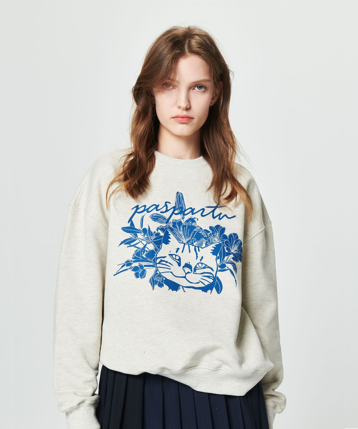 파스파르투(PASPARTU) LAZY CAT - FLOWER SWEATSHIRT [OATMEAL]